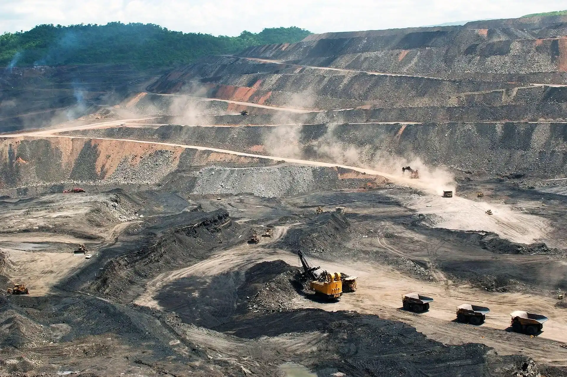 Mining - Specialized crane equipment solutions and industrial lifting systems