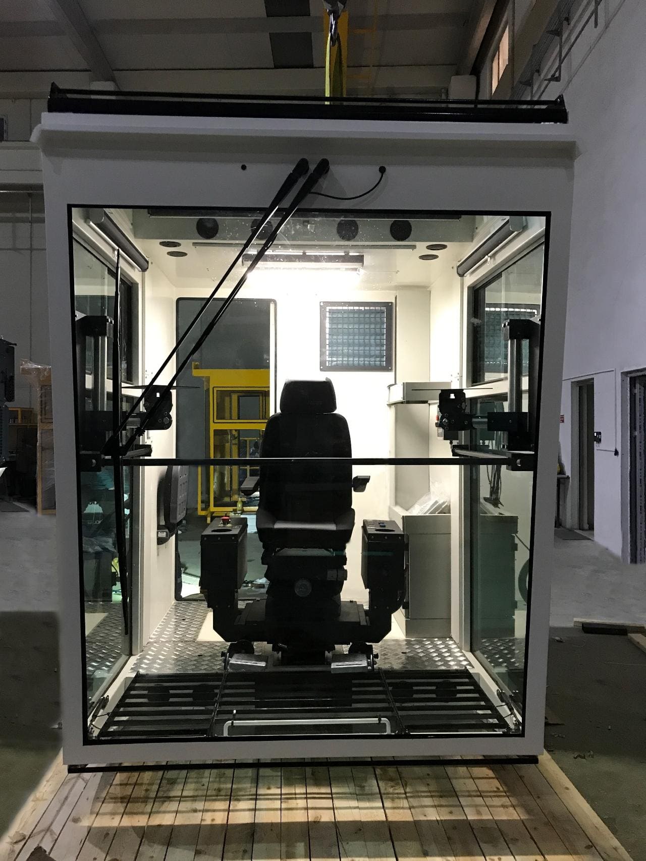 OperCab-Special - Alternative angle view 9 showing crane equipment details and features